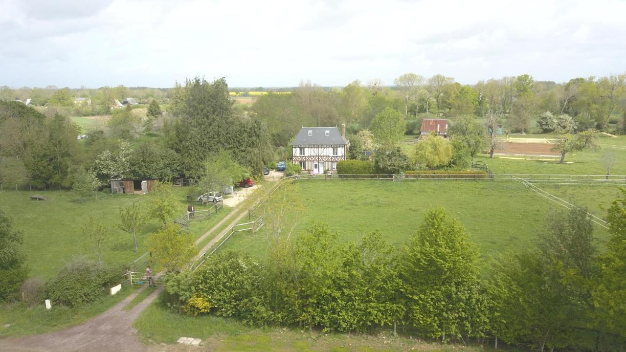 Gite Chez Loupi Épaignes Exteriör bild